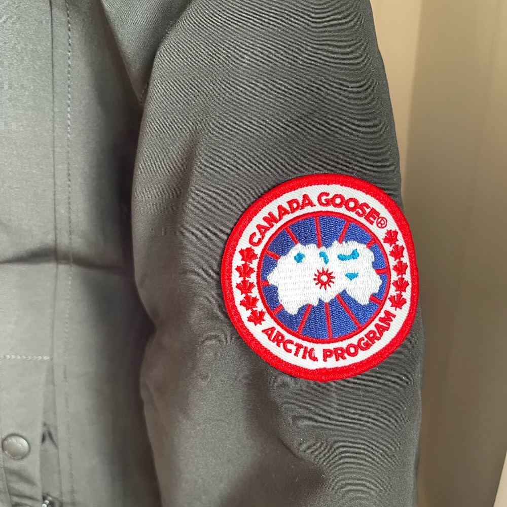 Canada Goose Parka - Brand New with tags! Fur still in original packaging